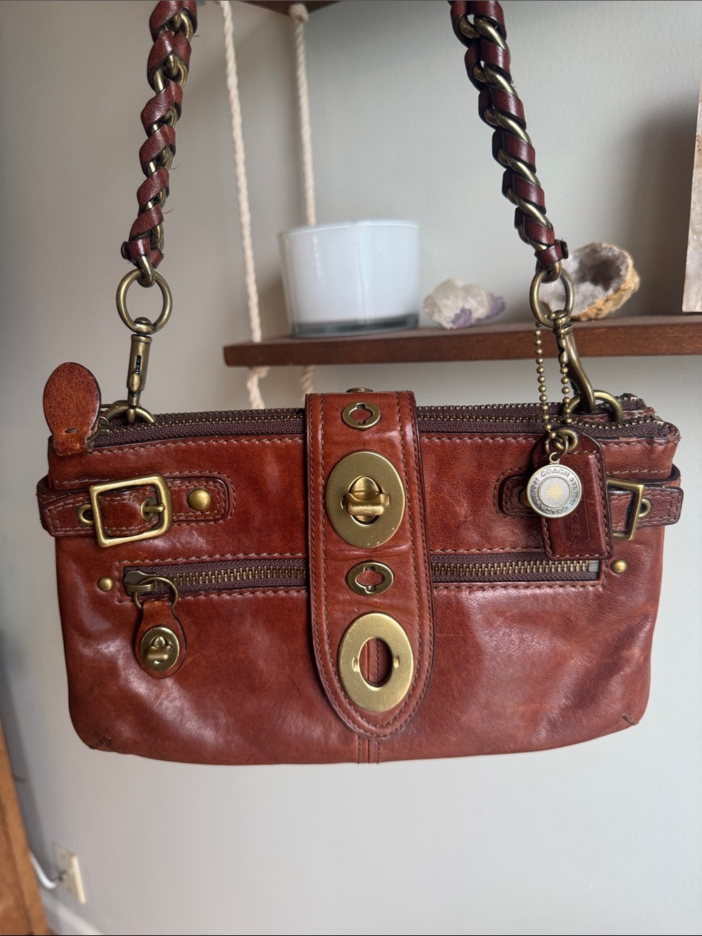 Leather Shoulder Bag in Cognac Brow